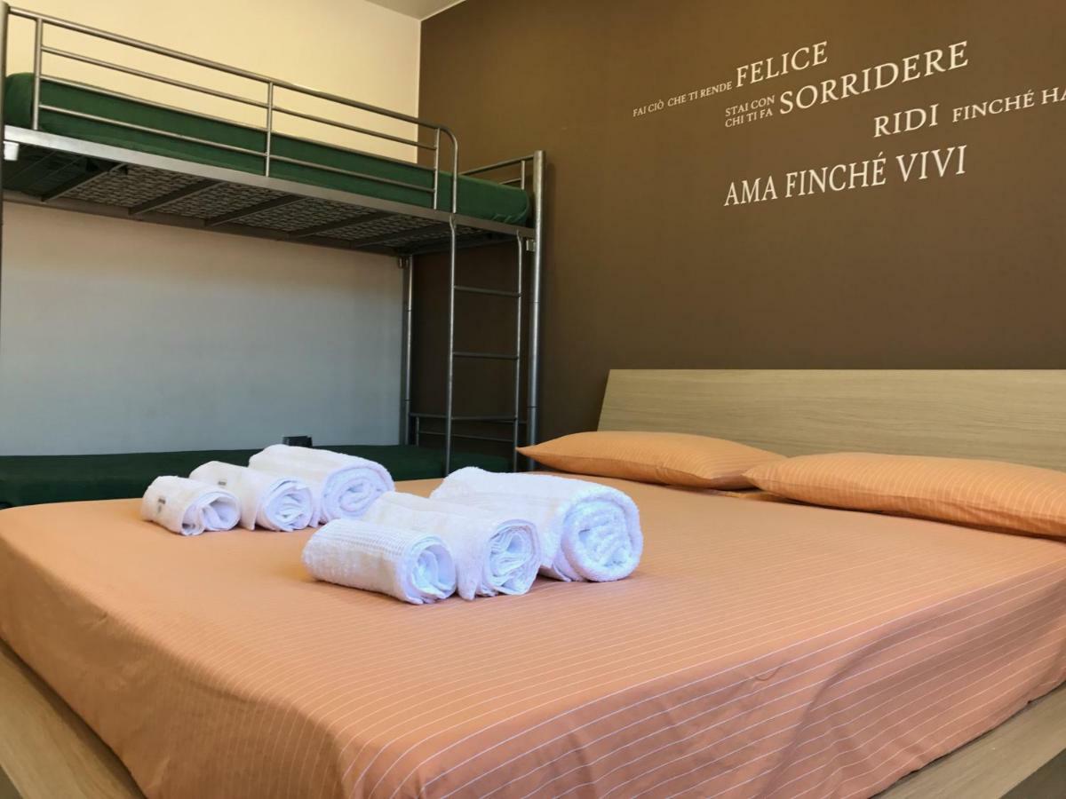Appartement Attico Delle Pomelie à Santa Teresa Di Riva Extérieur photo